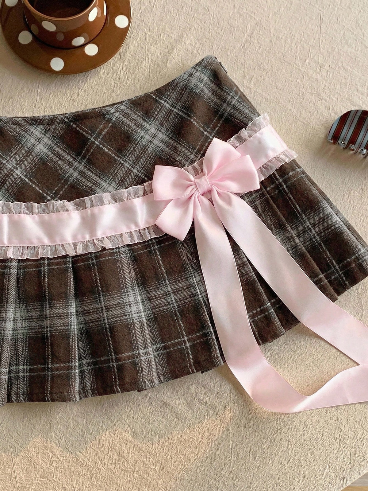 Comfortcana Women's Brown Plaid Pleated Skirt With Lace Bow Decor,Winter Casual School Style For Back-To-School,Christmas,New Year Party,Graduation Ceremony