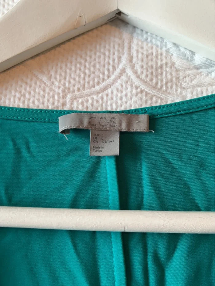 Cos-klänning
