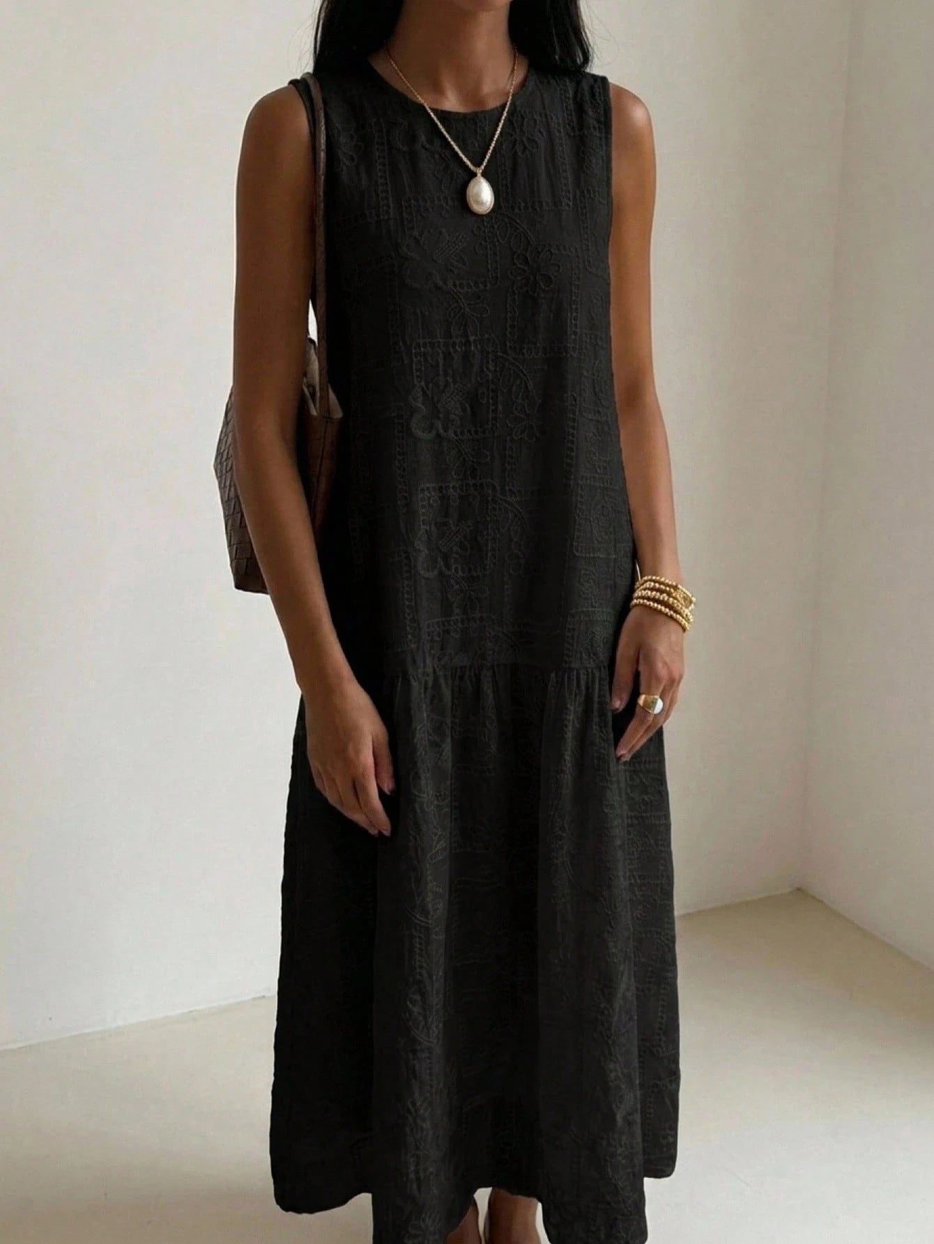 DAZY Round Neck Sleeveless Loose Black Embroidered Lace Fabric Patchwork Ruffle Hem Long Dress For Women