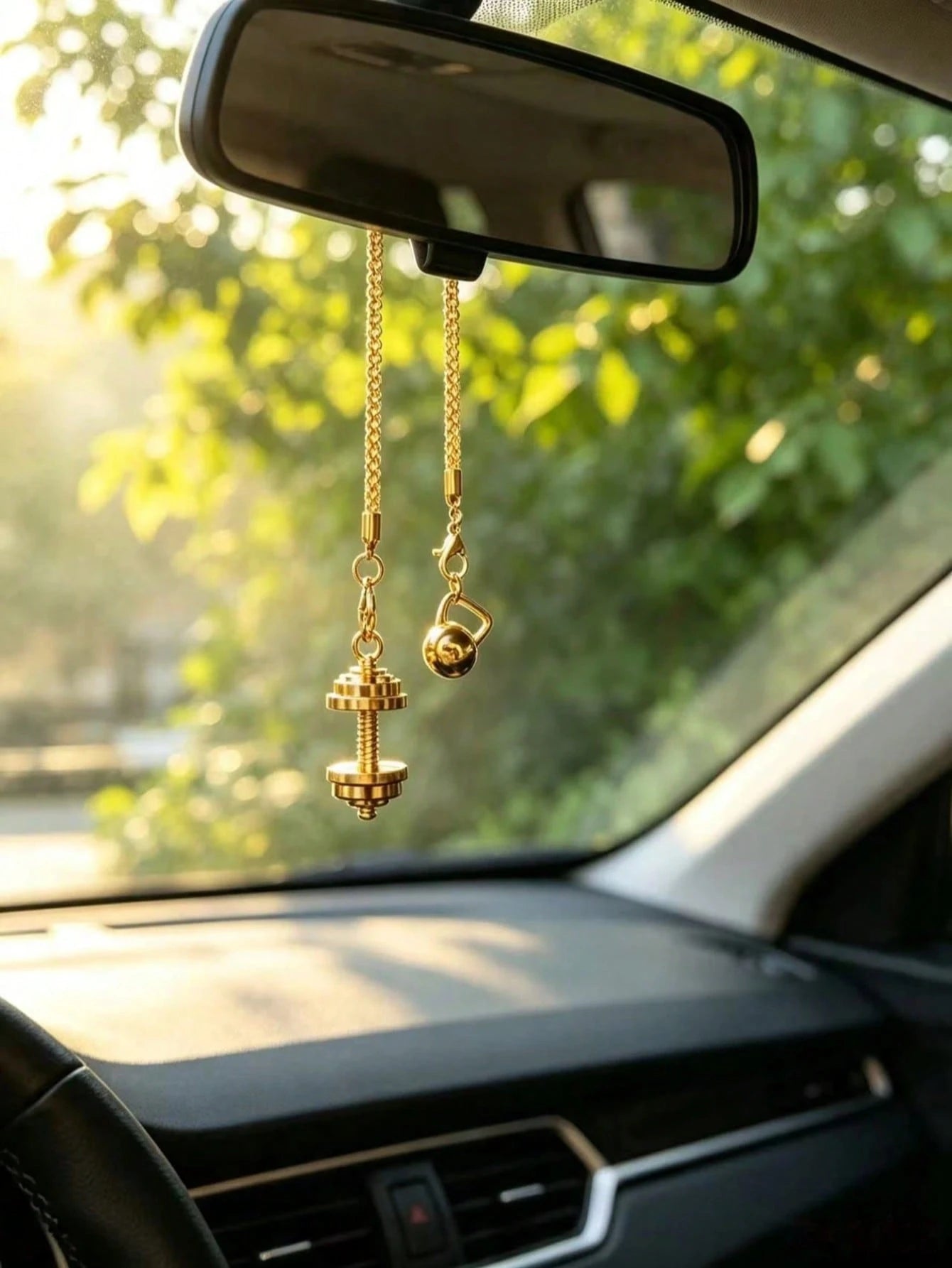 Dumbbell Kettlebell Car Rearview Mirror Hanging Ornament, Fitness Sports Style Metal Chain Car Hanging Pendant, Men's Personalized Car Interior Decoration, Fitness Enthusiast Modified Car Hanging Orna