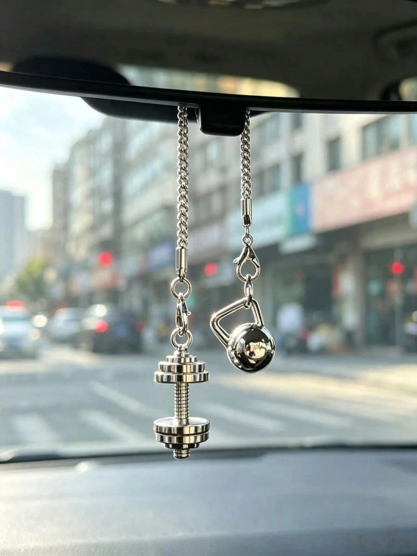 Dumbbell Kettlebell Car Rearview Mirror Hanging Ornament, Fitness Sports Style Metal Chain Car Hanging Pendant, Men's Personalized Car Interior Decoration, Fitness Enthusiast Modified Car Hanging Orna