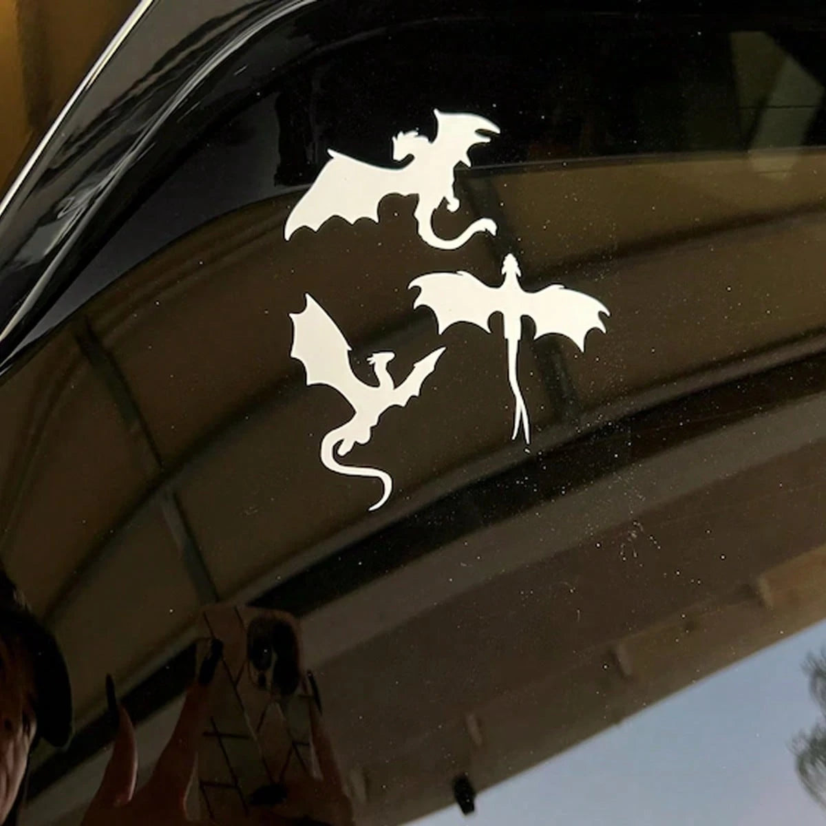 Durable Vinyl Flying Dragon Decal- Sleek Black Design For Cars, Laptops, Trucks Walls, Suitable For All Smooth Surfaces