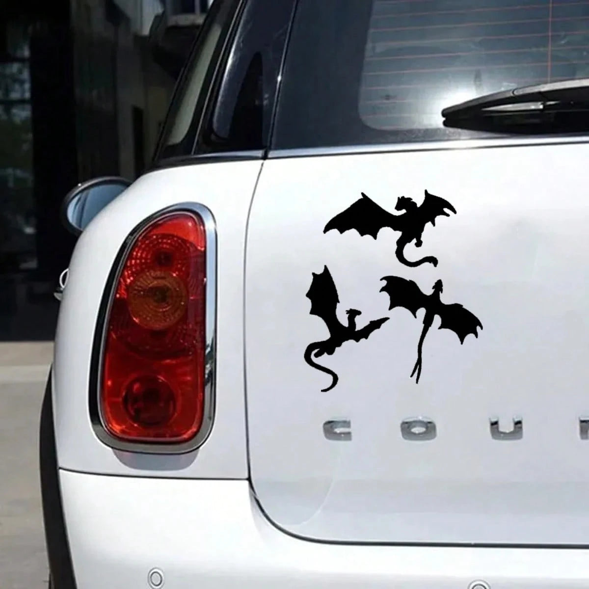 Durable Vinyl Flying Dragon Decal- Sleek Black Design For Cars, Laptops, Trucks Walls, Suitable For All Smooth Surfaces