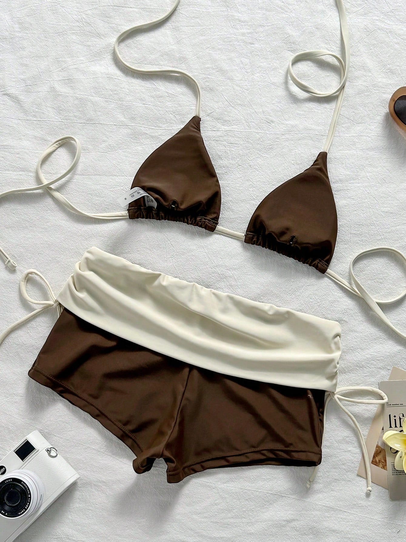 Elavelle Color-Blocked Bikini Set Consisting Of A Neck-Girdle Triangle Cup And High-Waist Wrap Shorts. Slimming And Covering Body Fat. Summer Vacation Swimsuit For Beach Trips, Seaside Vacations, And
