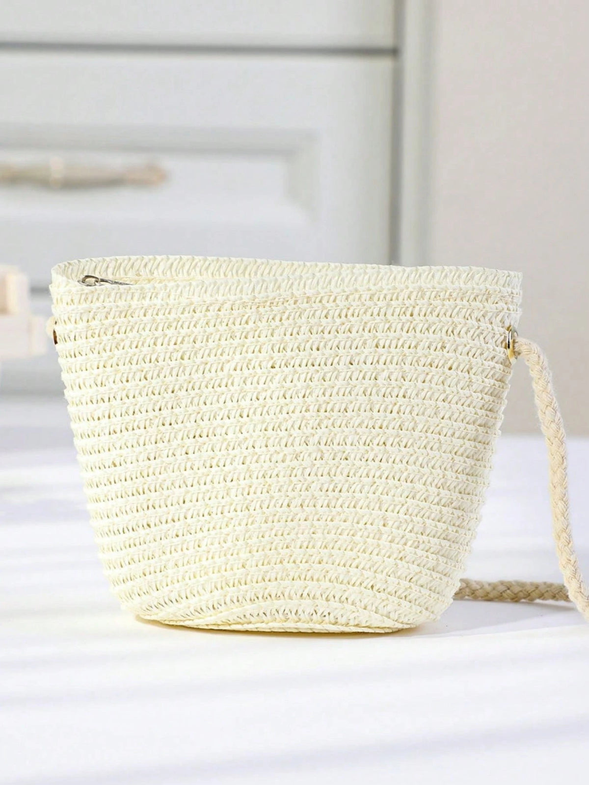 Elegant Beige Straw Crossbody Bag With Large Bow- Woven Texture, Zipper Closure, Suitable For Beach Vacation, Wedding, And Summer Outing, Beach Bag