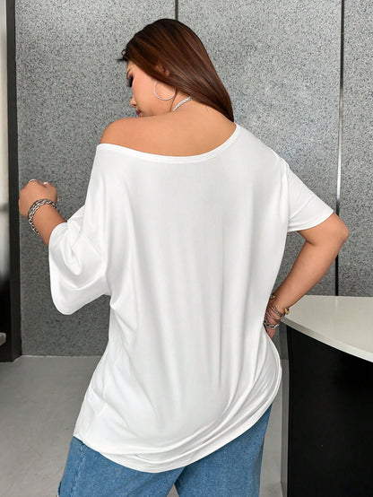 EMERY ROSE 2pcs/Set Oblique Shoulder Loose T-Shirt,Asymmetric Shoulder Off-Shoulder T-Shirt, Plus Size Women's Top