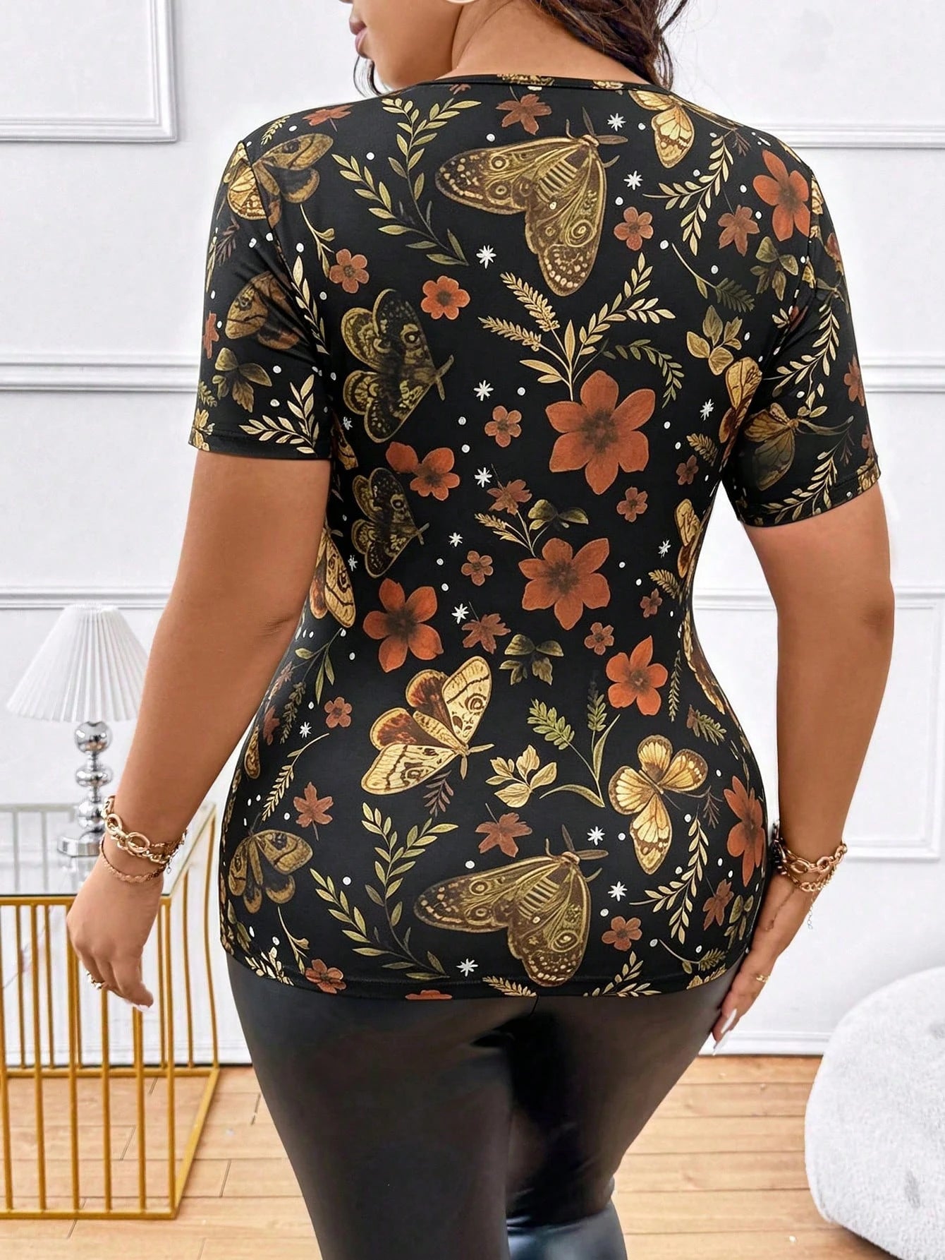 EMERY ROSE V-Neck Sheer Design Elegant Romantic Fitted Short Sleeve T-Shirt