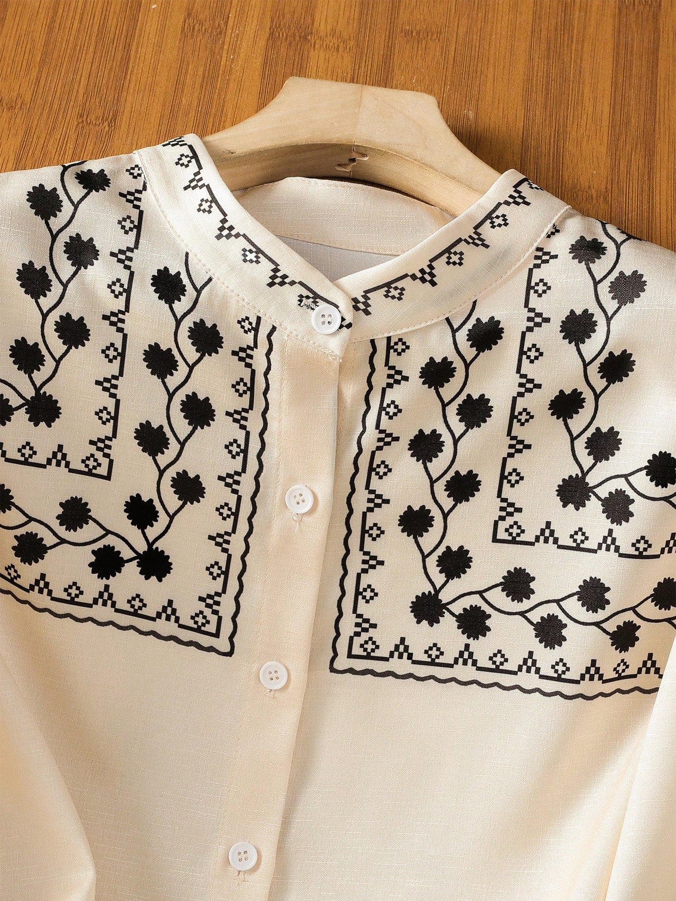 EMERY ROSE Women's Plant Pattern Single-Breasted Casual Loose Shirt