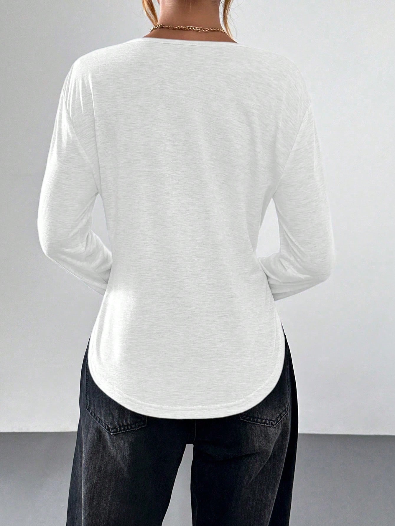 Essnce Loose Fit Curved Hem Long Sleeve T-Shirt, Casual & Relaxed Style For Women