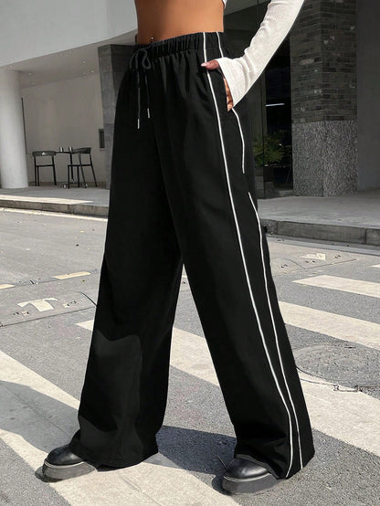 EZwear Contrast Piping Drawstring Waist Wide Leg Cargo Pants