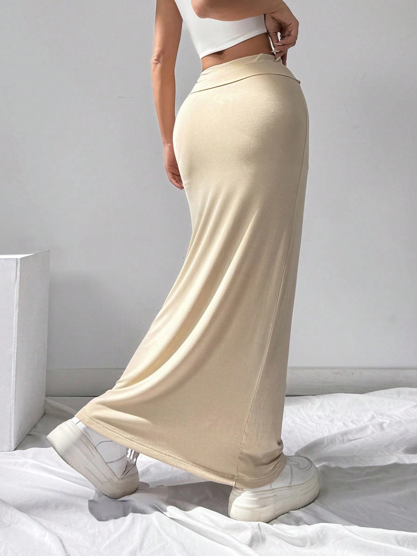 EZwear Women Black Knit Slim Fit Pencil Skirt