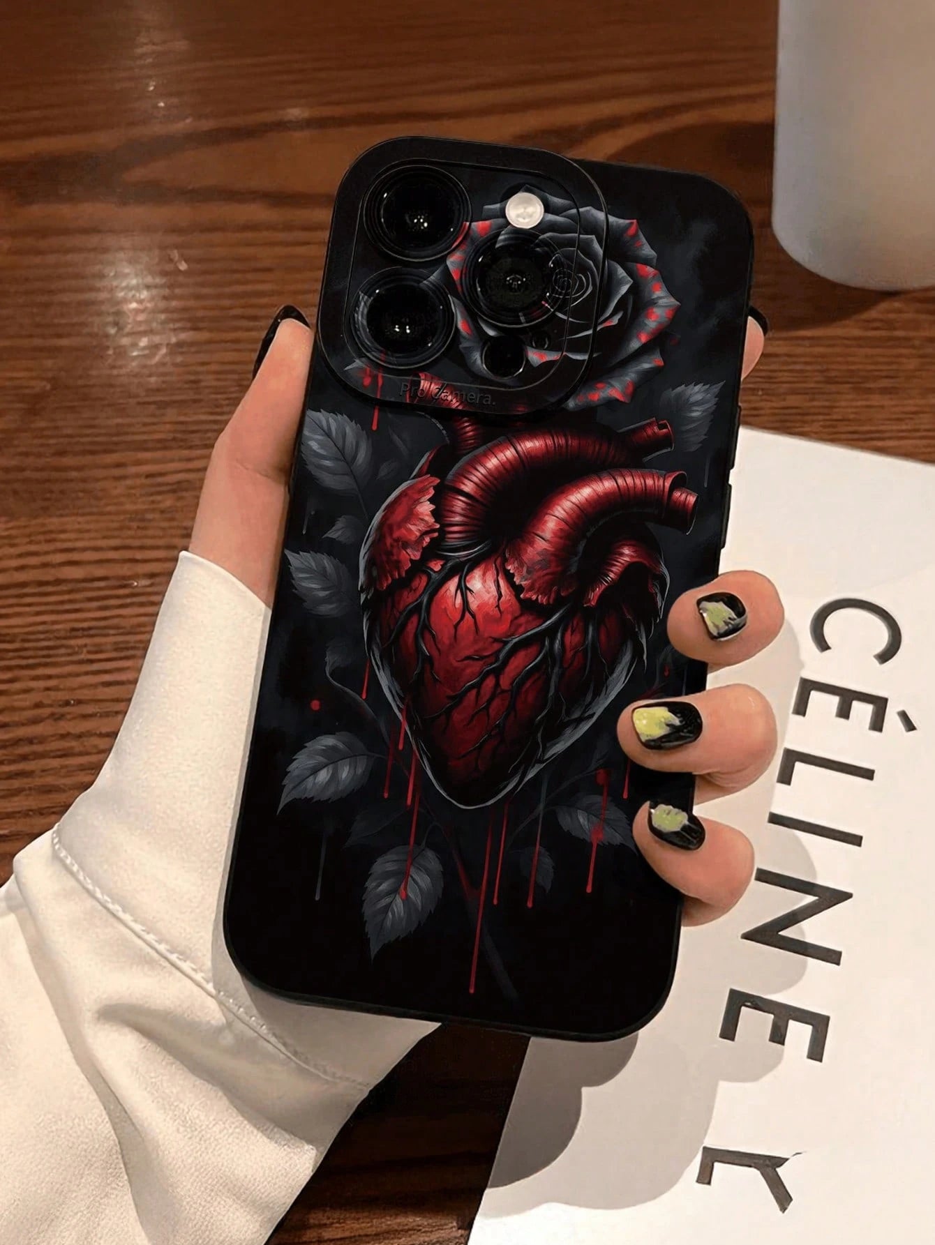 Fashionable Popular Personalized Anatomical Heart Black Rose Drip Pattern Design Theme Luxury Shockproof Aesthetic Cute Phone Case With Lens Protrusion Protection Compatible With For IPhone 17/17Pro/1