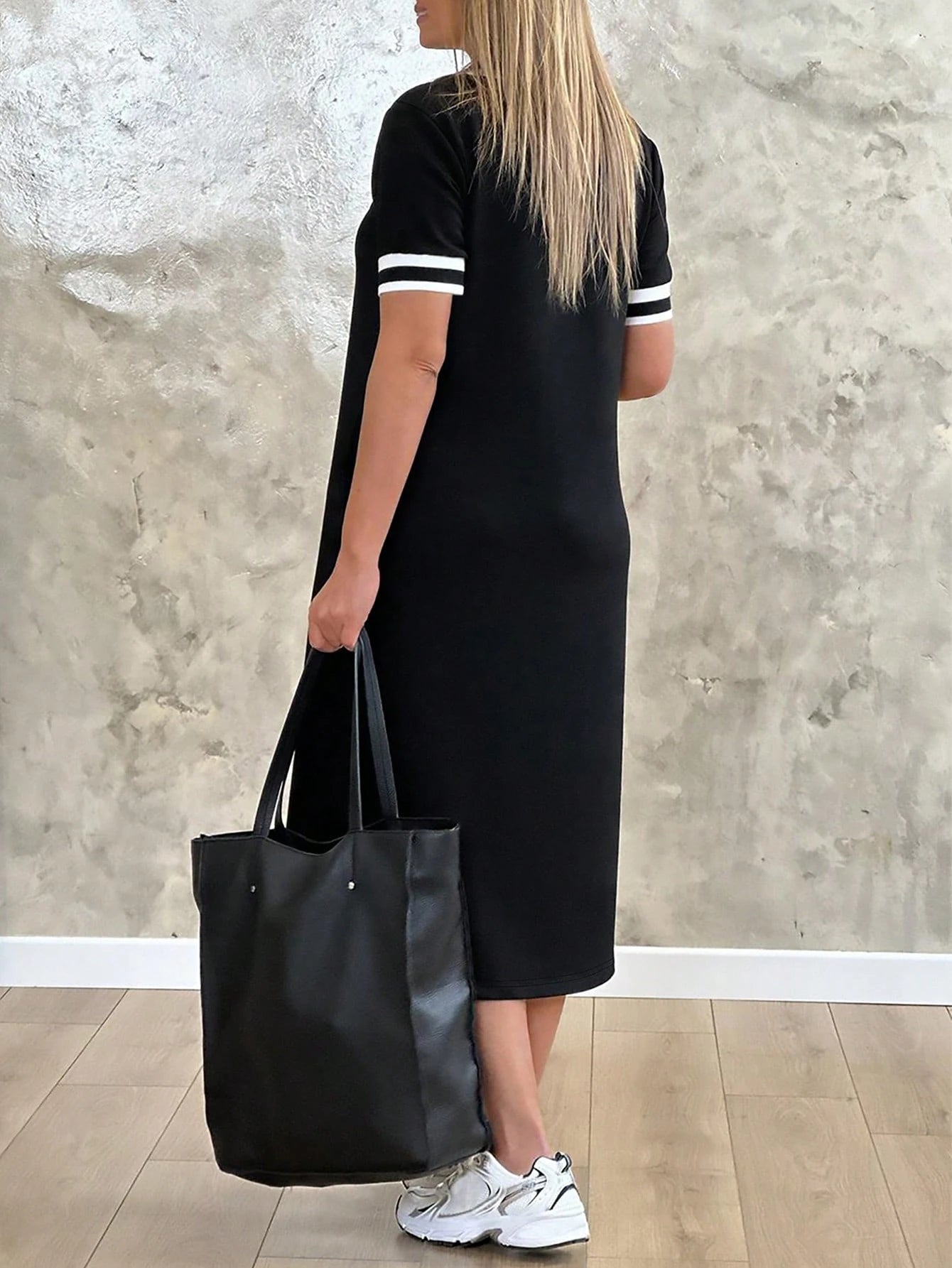 Fashionable Women's Loose & Simple V-Neck Short Sleeve Dress With Slit Hem, Summer Casual Black Elegant