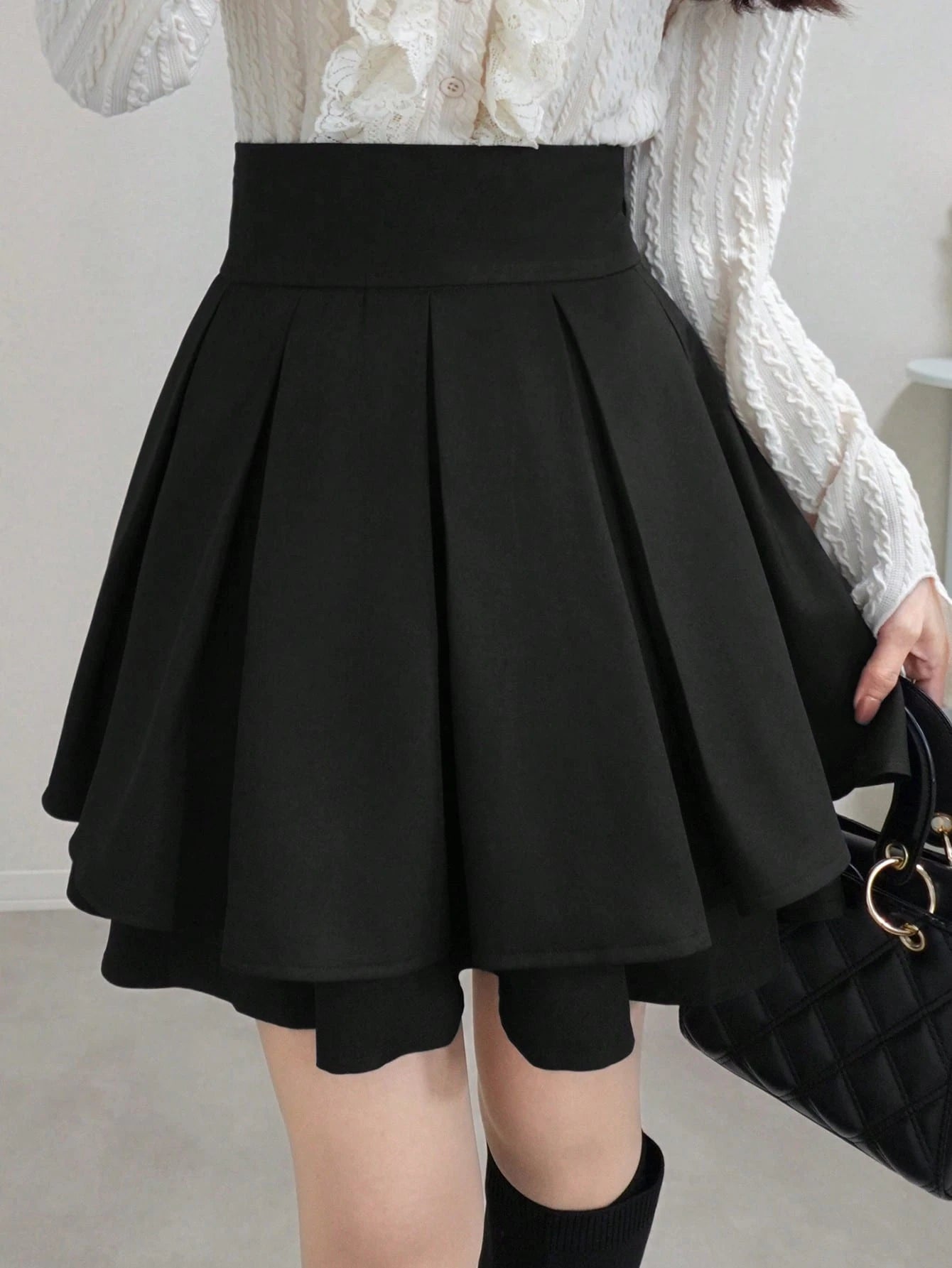 FRIFUL Women's Black Solid Color High Waist Pleated Short Casual Versatile Slimming Skirt Autumn/Winter School
