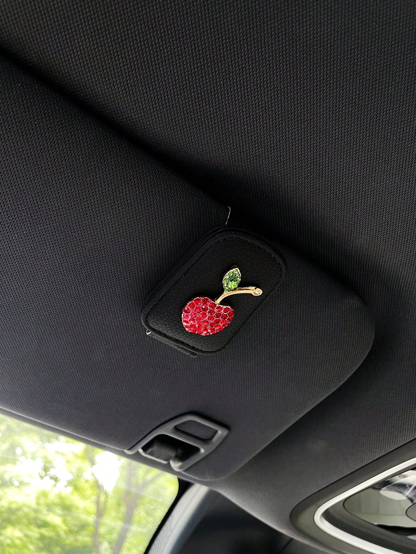 Fruit Car Fashion Glasses Clip Glasses Holder Sun Visor Fashion Glasses Car Fashion Glasses Clip Multifunctional Card Clip Storage Clip Creative Cherry Strawberry Car Glasses Clip