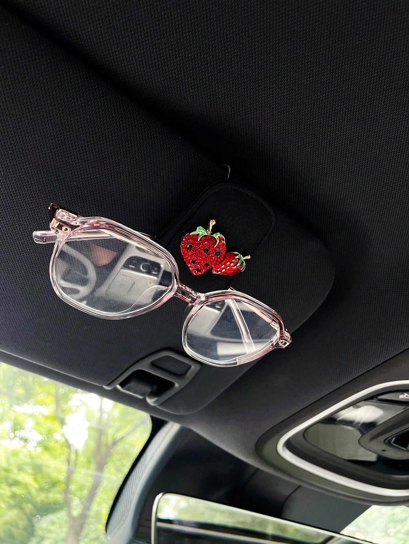 Fruit Car Fashion Glasses Clip Glasses Holder Sun Visor Fashion Glasses Car Fashion Glasses Clip Multifunctional Card Clip Storage Clip Creative Cherry Strawberry Car Glasses Clip