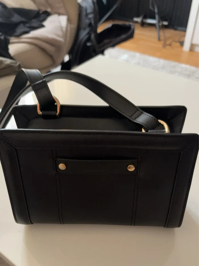 Gant-skinnaxelremsväska NWOT