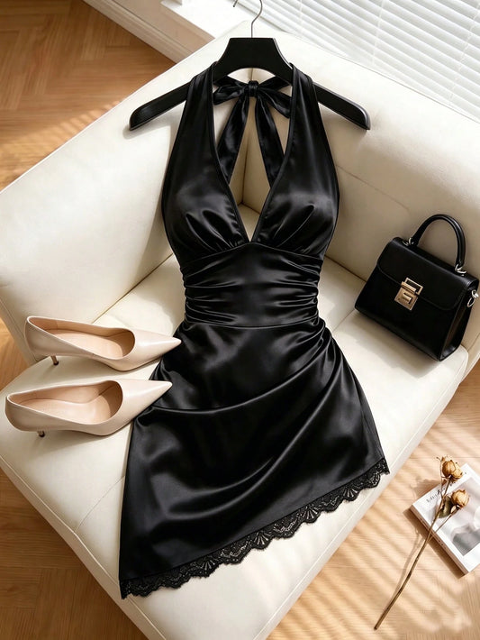 GlowEve Black Halter Neck Deep V-Neck Dress, High Waist Ruched Lace Trim Fitted Bodycon Mini Dress, French Sexy Hot Girl Style, Suitable For Date, Party, Nightclub, Semi-Formal Occasions, Spring/Summe