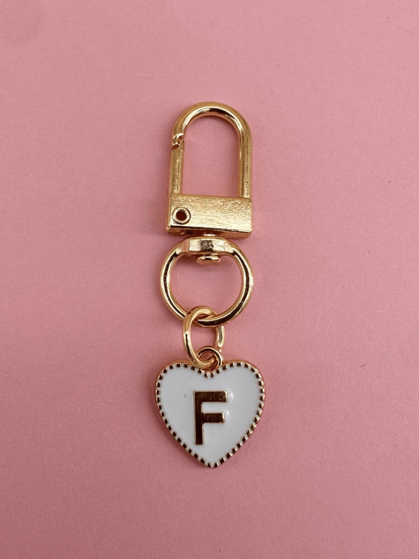 HAILIAN A Bag Pendant Designed Based On English Letters, With A Fashionable And Simple Style, Suitable For Halloween Costume Matching, Suitable For College Students And Elementary School Students Bag