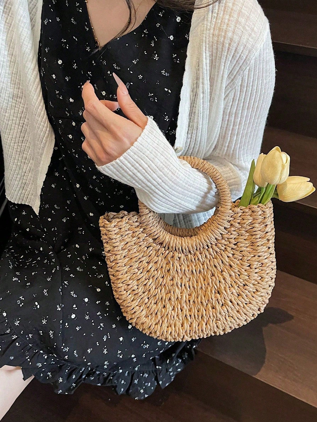Handmade Woven Straw/Rattan Crescent-Shaped Beach Tote Bag, Large Capacity Women's Summer Hollow Crossbody Shoulder Bag, Summer Crescent-Shaped Straw Woven Bag