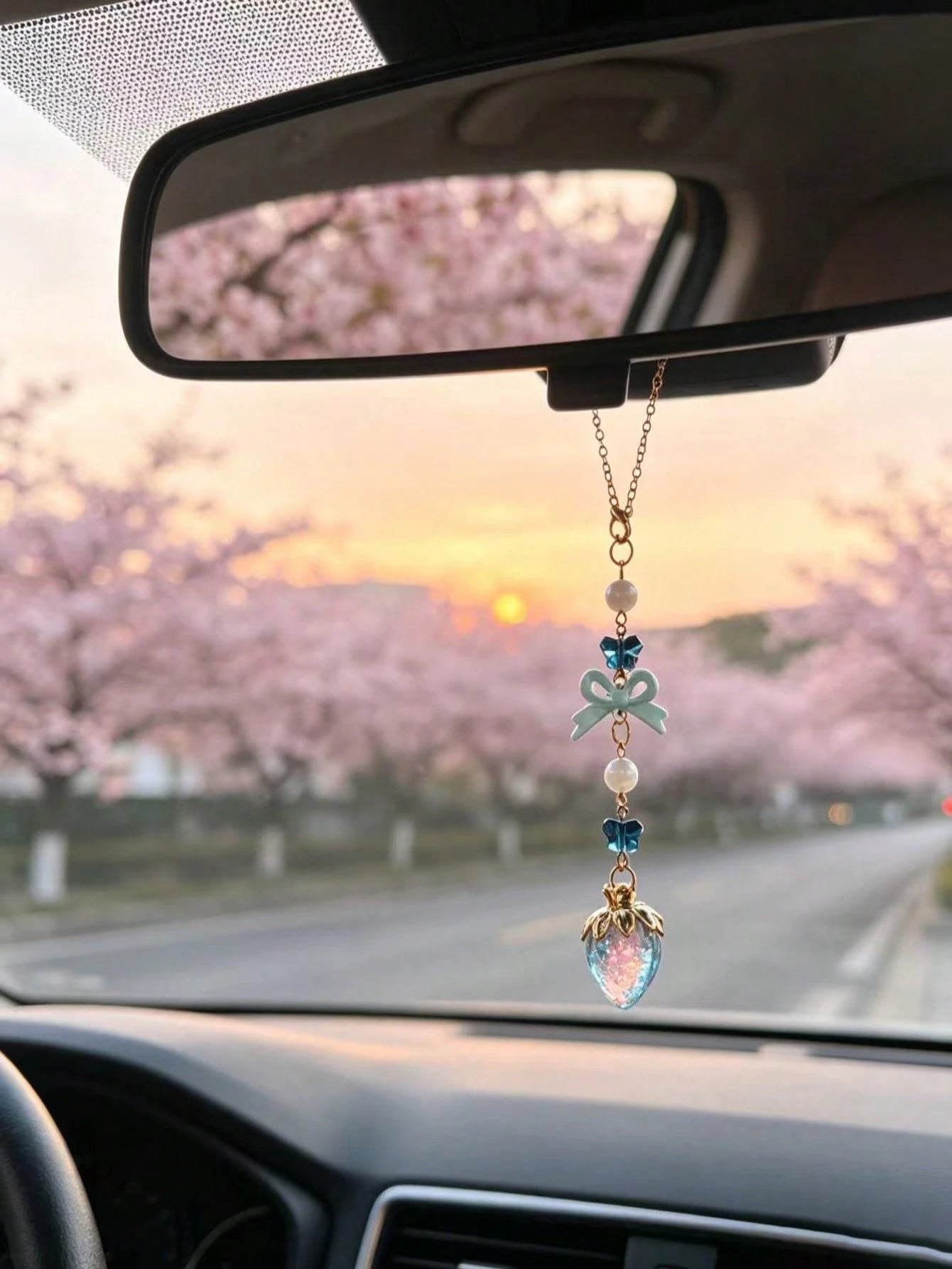 Iridescent Rhinestone Strawberry Car Rearview Mirror Hanging Ornament, Red Bowknot Sweet Girl Style Car Interior Decor, Vintage Red Bow Glass Strawberry Car Hanging Charm, Gold Chain Red Bead Butterfl