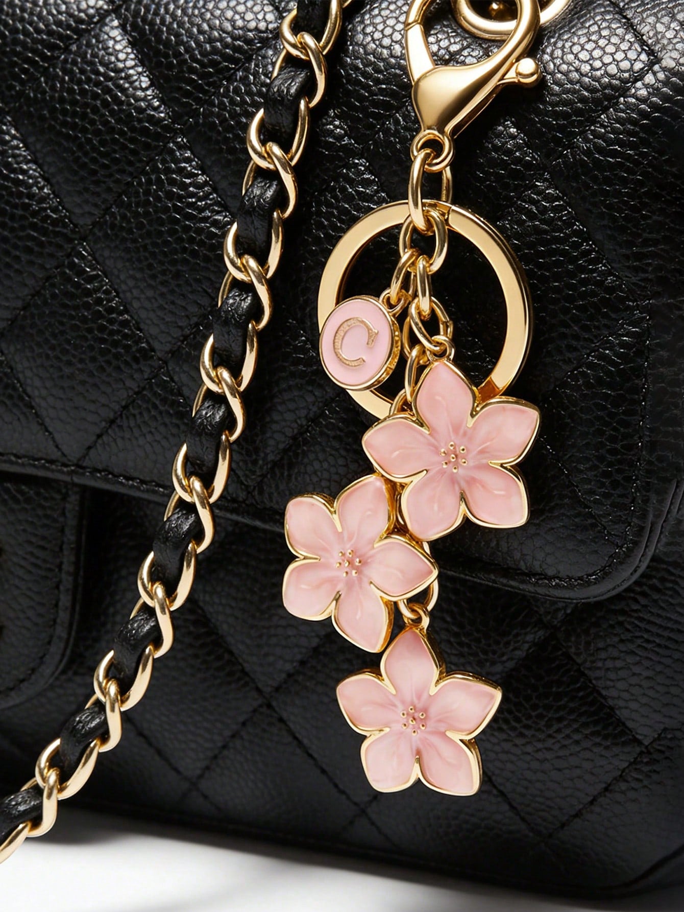 Letter And Floral Style Keychain, A-Z Design, Floral Bag Charm, Elegant Letter Pendant, Cherry Blossom Keychain, Enamel Keychain, Car Accessory, Fashion Jewelry, Suitable For Keychains, Bags, Wallets