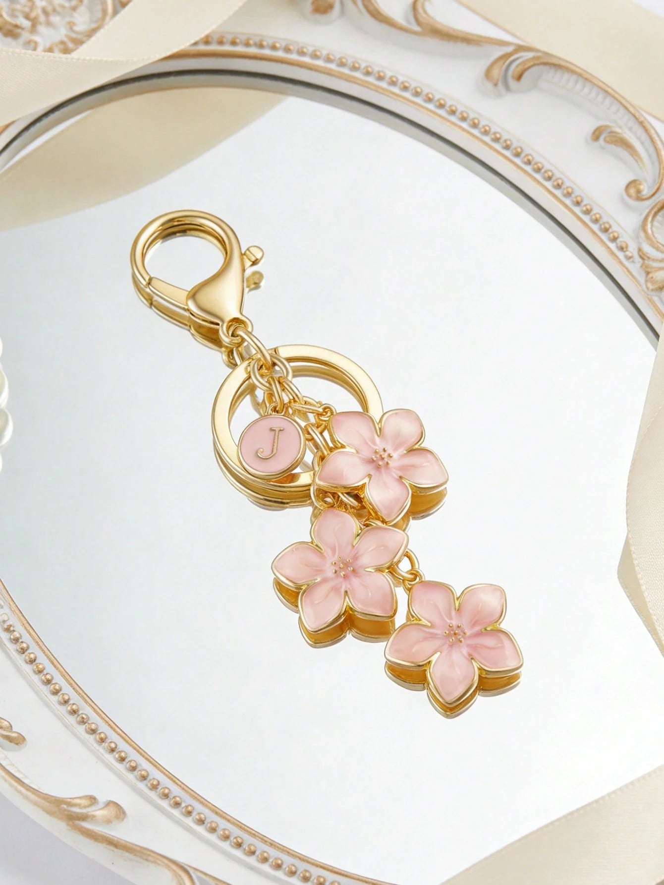 Letter And Floral Style Keychain, A-Z Design, Floral Bag Charm, Elegant Letter Pendant, Cherry Blossom Keychain, Enamel Keychain, Car Accessory, Fashion Jewelry, Suitable For Keychains, Bags, Wallets