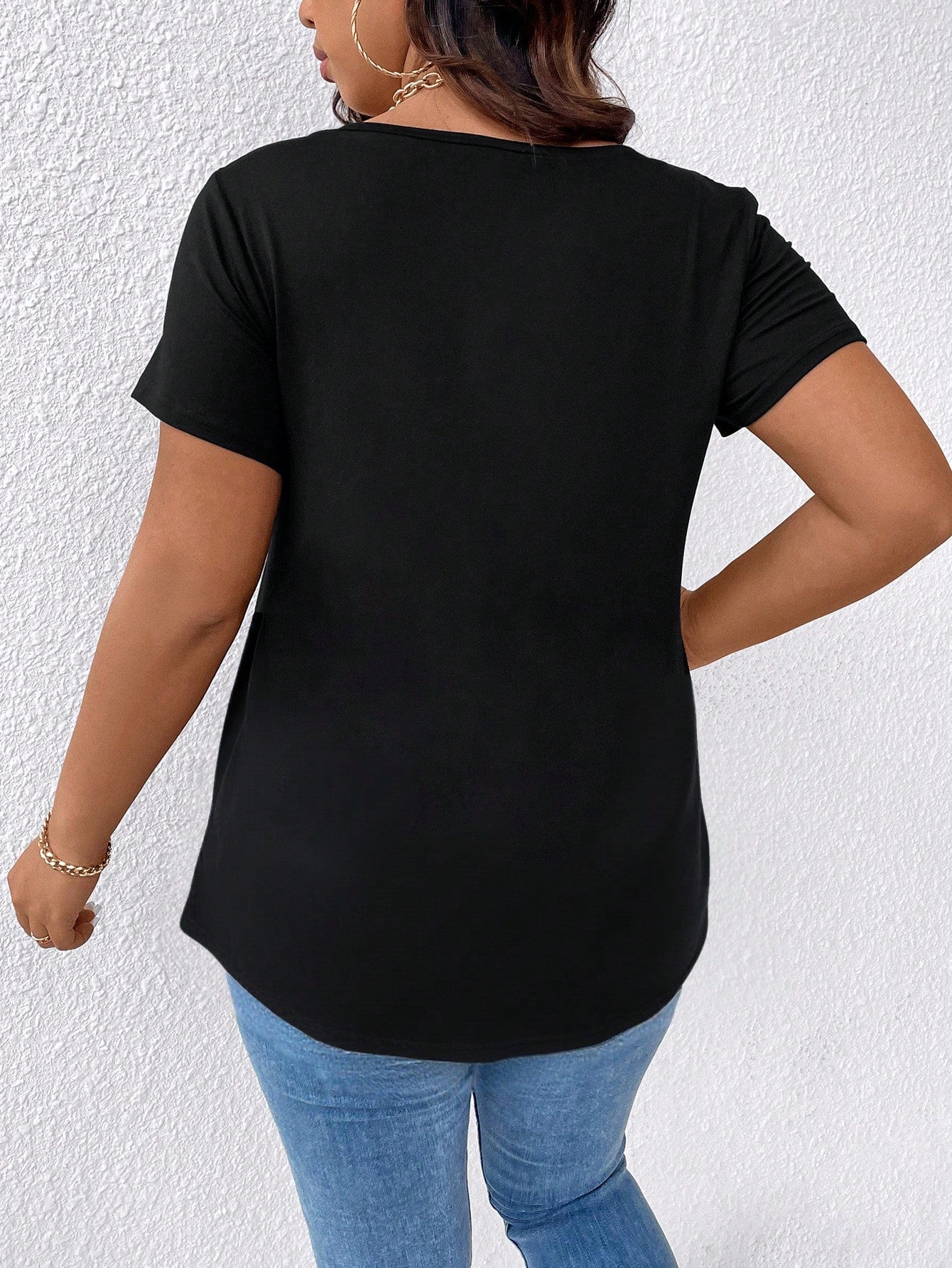 LUNE Plus Size Solid Black Abstract Line Gradient Butterfly Print V Neck Short Sleeve Curved Hem Loose Lightweight Basic Tee Women Summer Daily Casual Top