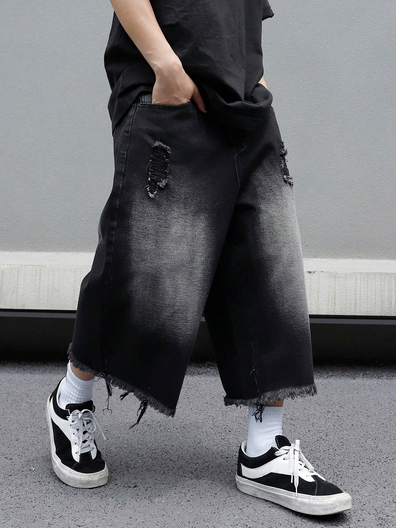 Manfinity EMRG Plus Size Men's Black Distressed Trim Loose Denim Shorts,Summer Oversized Baggy Jorts,Evening Front Button Pocket Emo Style For Husband Gifts