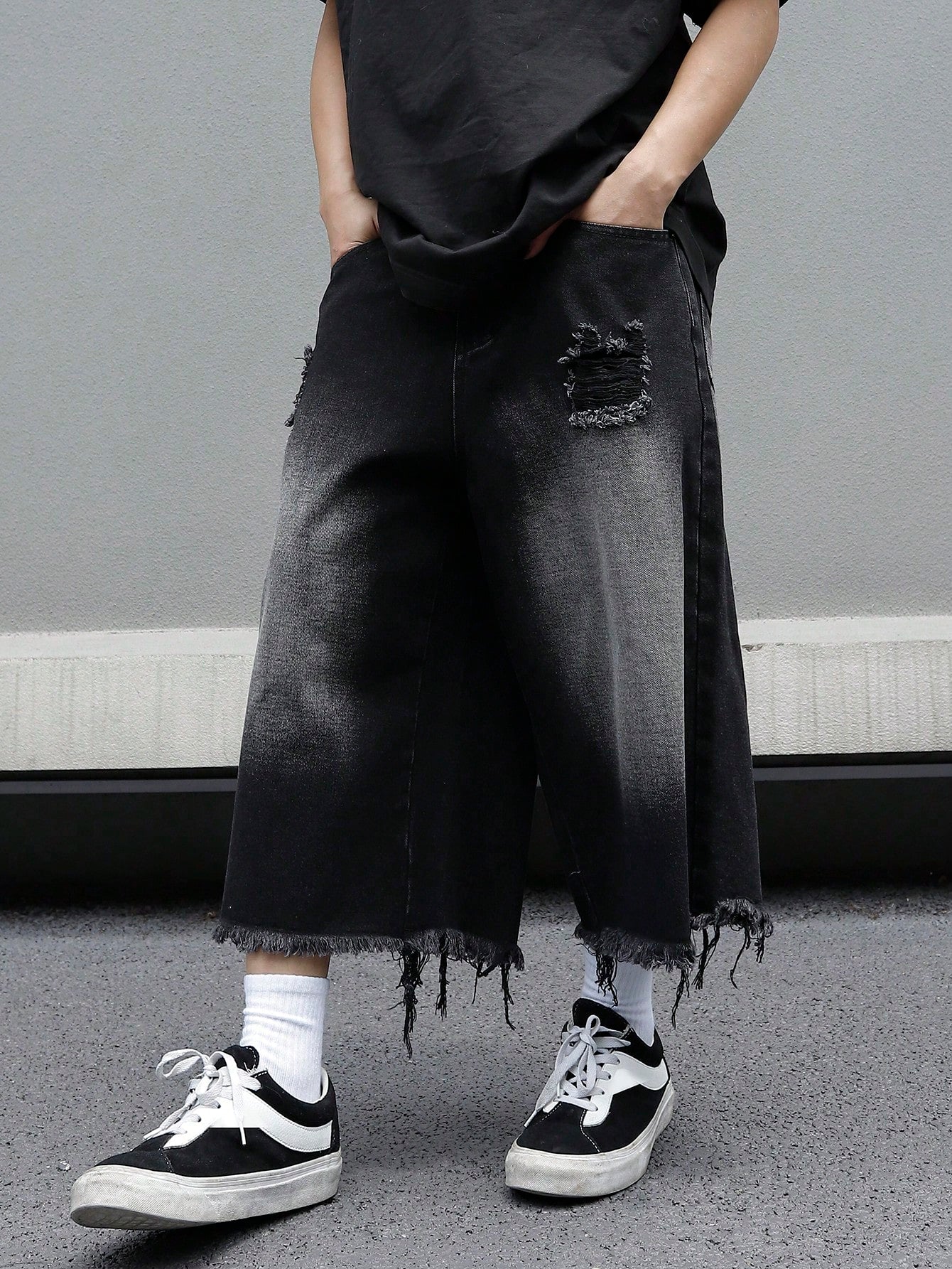 Manfinity EMRG Plus Size Men's Black Distressed Trim Loose Denim Shorts,Summer Oversized Baggy Jorts,Evening Front Button Pocket Emo Style For Husband Gifts