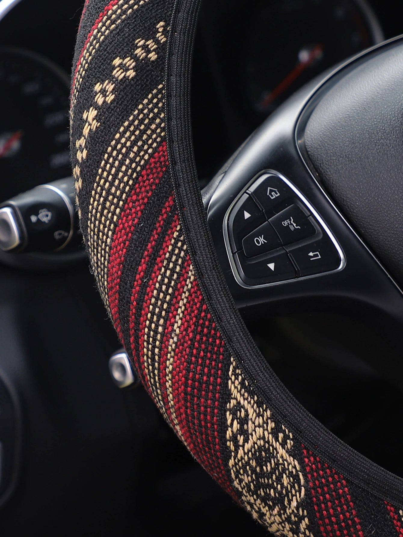 MEIKAXIU Geometric Pattern Breathable Car Steering Wheel Cover