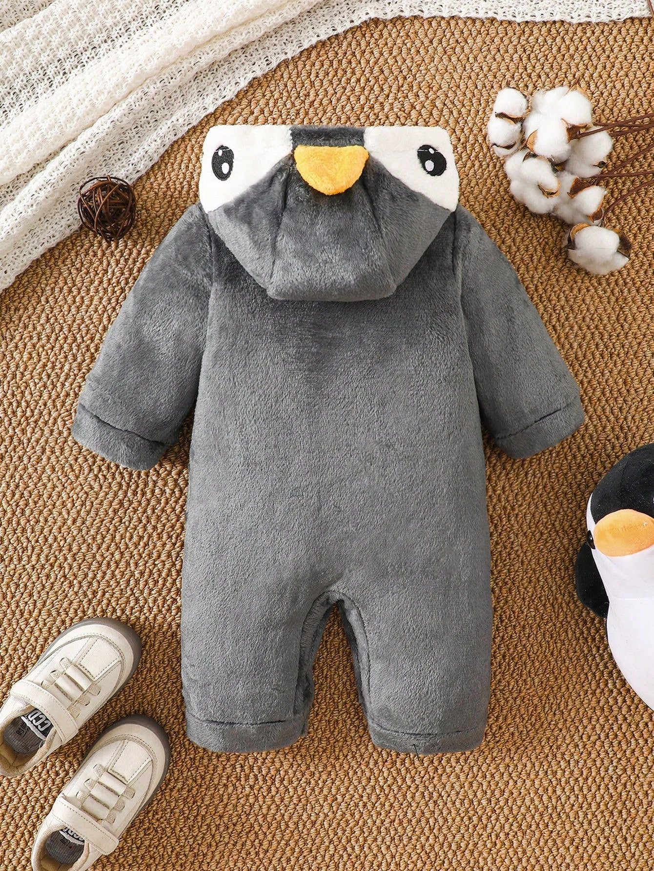 Men's And Women's Baby Autumn/Winter Fluffy Cartoon Penguin Embroidered Hooded Long Sleeve Baby Bodysuit