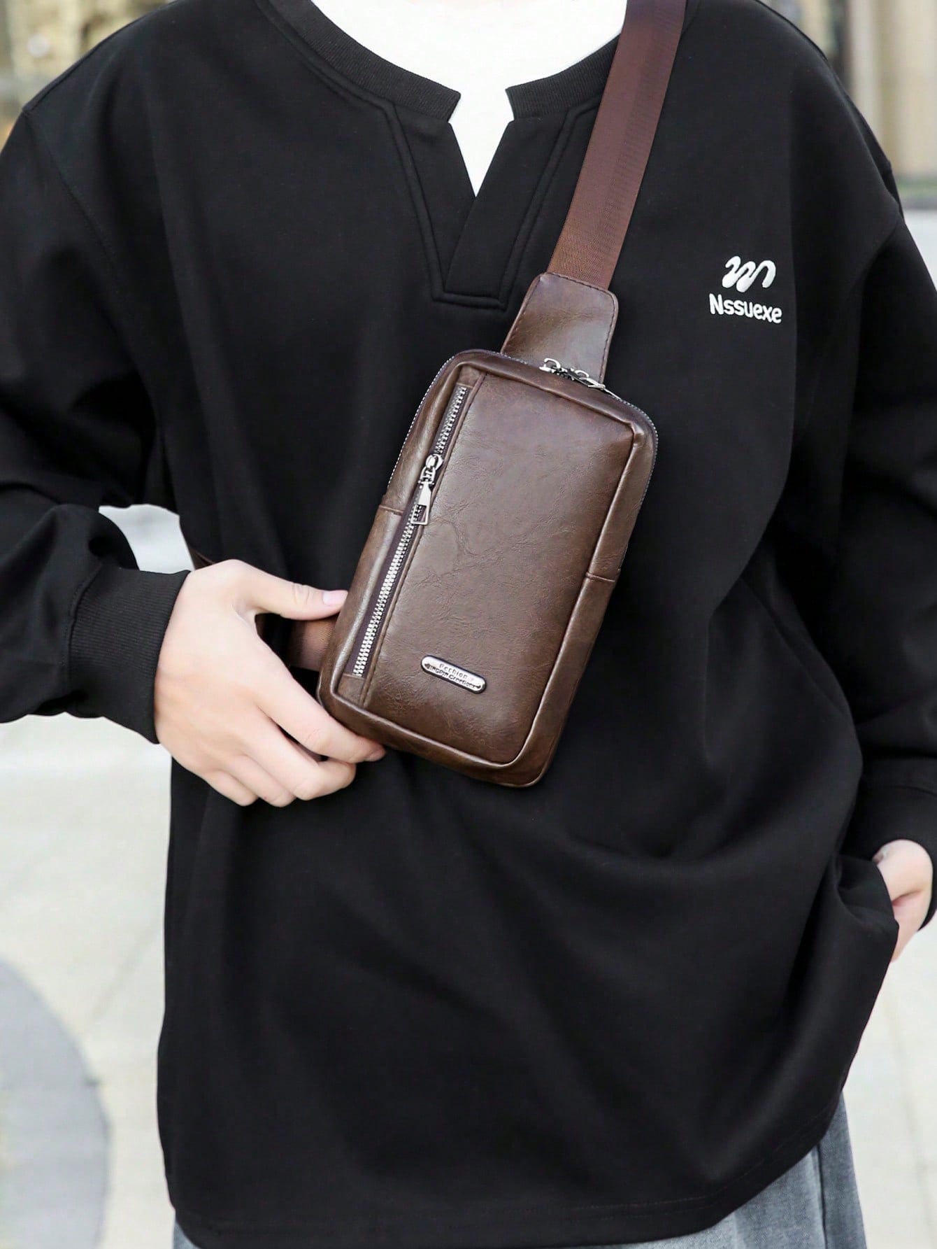 Men's Chest Bag Valentine's Day Style Men's Shoulder Bag Waterproof Fabric, No Burden On The Upper Body, Suitable For Campus Outdoor And Street