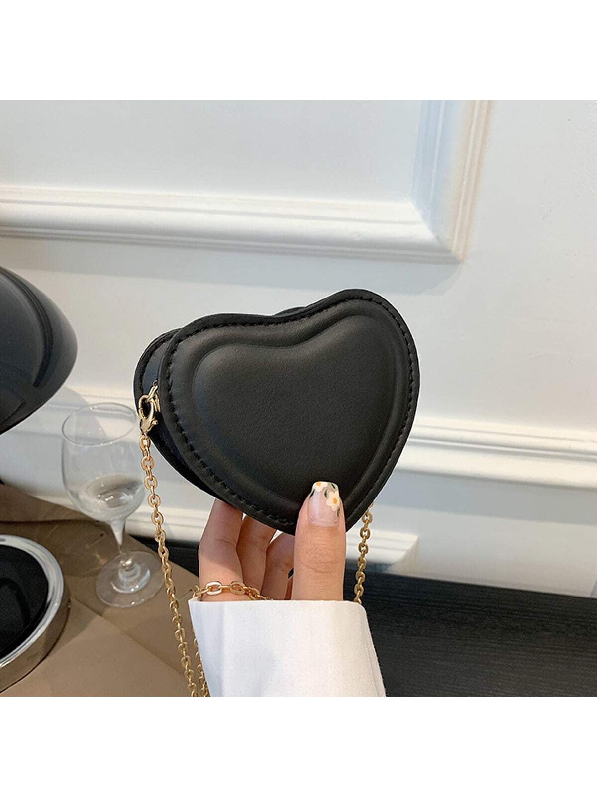Mini Novelty Bag Heart Design PU Black Fashionable Valentines, Fashionable Heart Purse, Perfectly Match With Valentine Day Dress