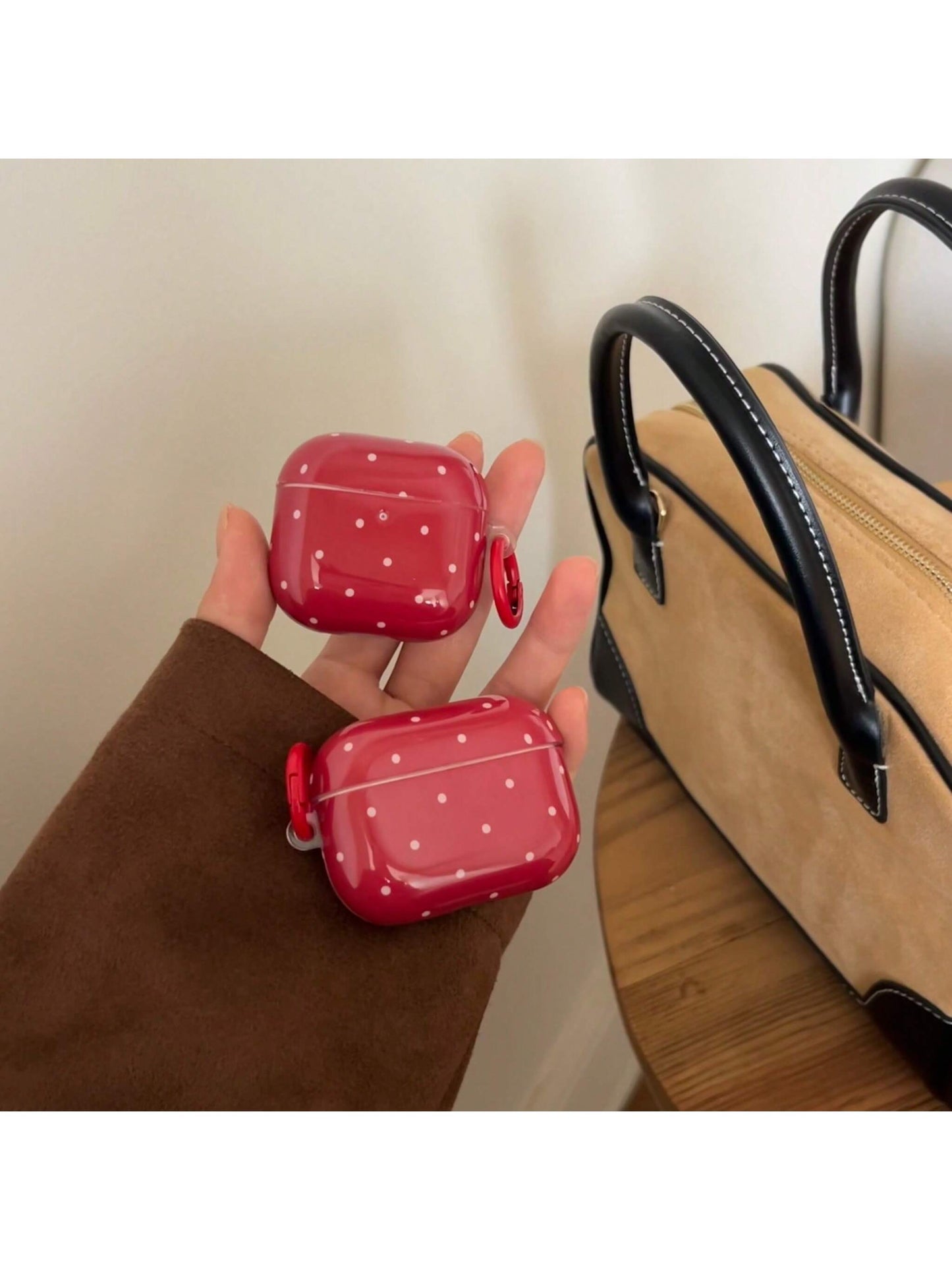 Minimalist Pink Polka Dot Patterns Bluetooth Earphone Cases Minimalist Pink Polka Dot Patterns Bluetooth Earphone Case Pink Polka Dot Simple Design Earphone Case + Hanging Ring Set Compatible With App