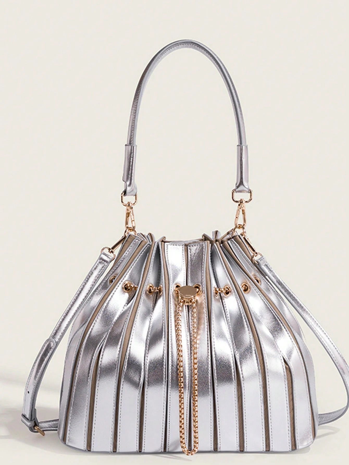 Multi-Color Metallic Matte PU Ruched Handbag With Gold Chain. All-Season Elegant Daily Handbag, Suitable For Work Commute, City Shopping And Casual Outings. Suitable For Mature Women, Fashion Enthusia