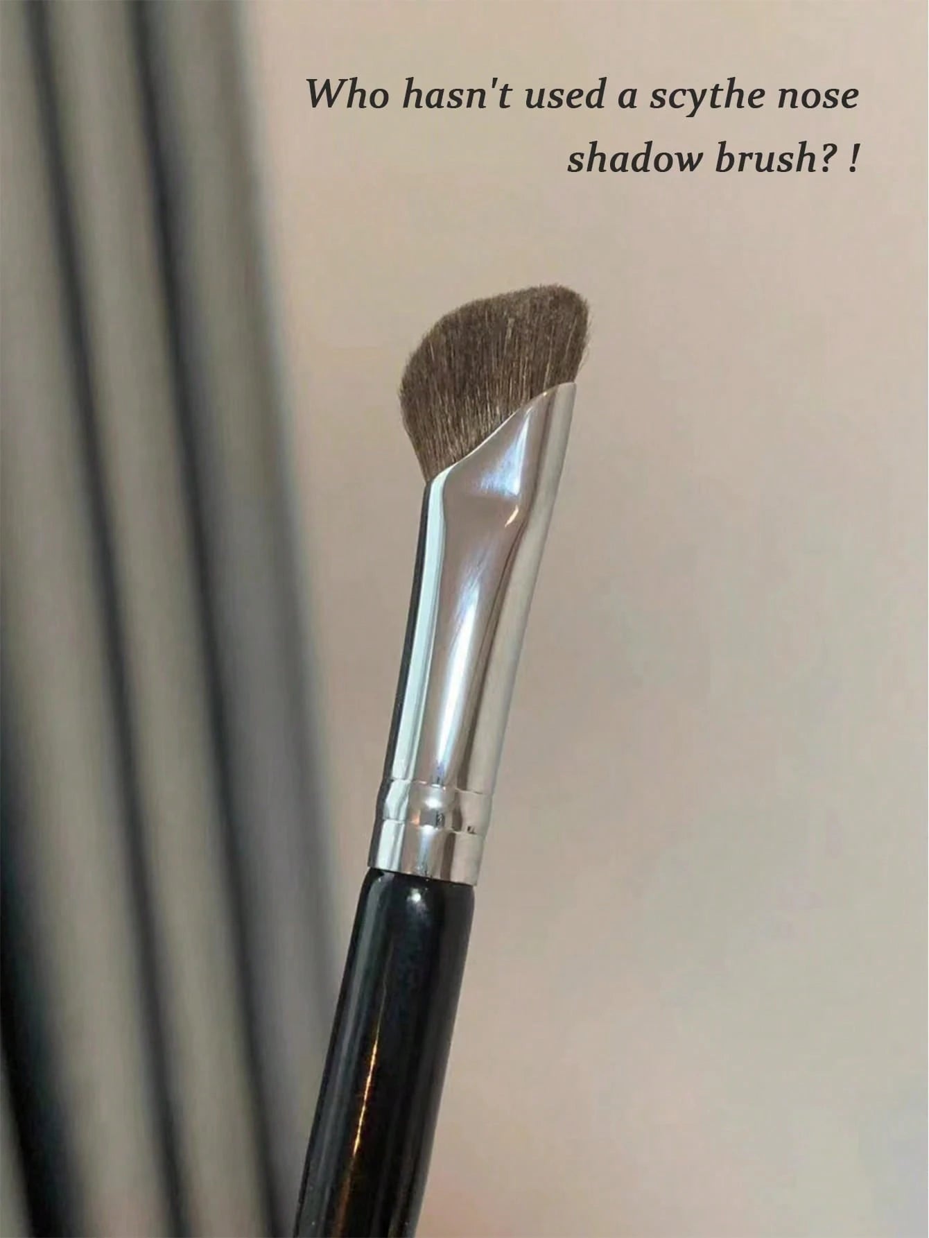 mulynsie 1 Pc Fan-Shaped Nose Shadow Brush, Sickle Shaped Eye Shadow Brush, Angled Small Fan-Shaped Highlight Shadow Mixing Brush, For Special Makeup Brush Tool For Nose Contour,Makeup,Cheap,Room Deco
