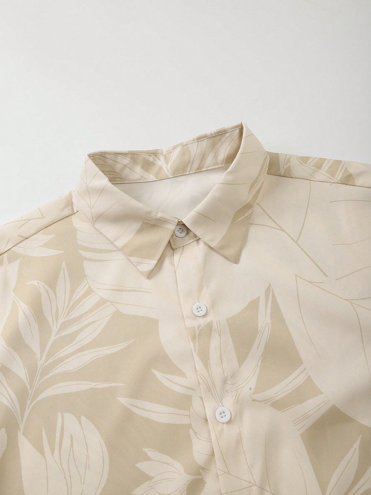 Naviga Onda Plus Size Men's Summer White Boho Beach Outfit,Plant Print Button-Front Shirt & Shorts Set,Resort Wear Cruise Holiday Vacation Tropical Outfits