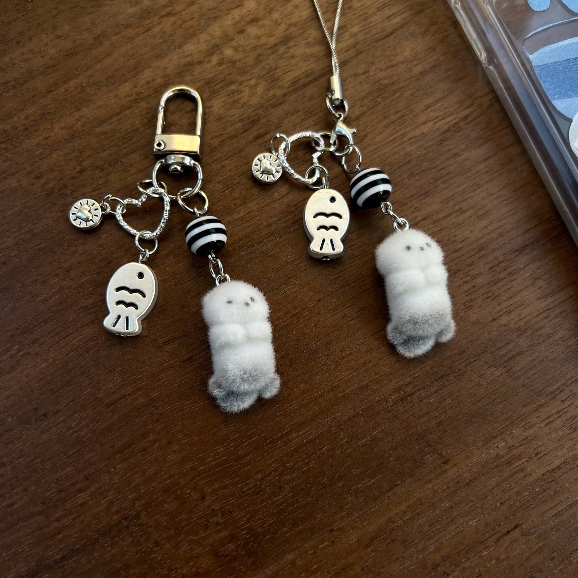 New Design Kawaii Beaded Sea Otter Flocked Phone Lanyard, Phone Charm, Phone Accessory, Bag Charm, Keychain Pendant