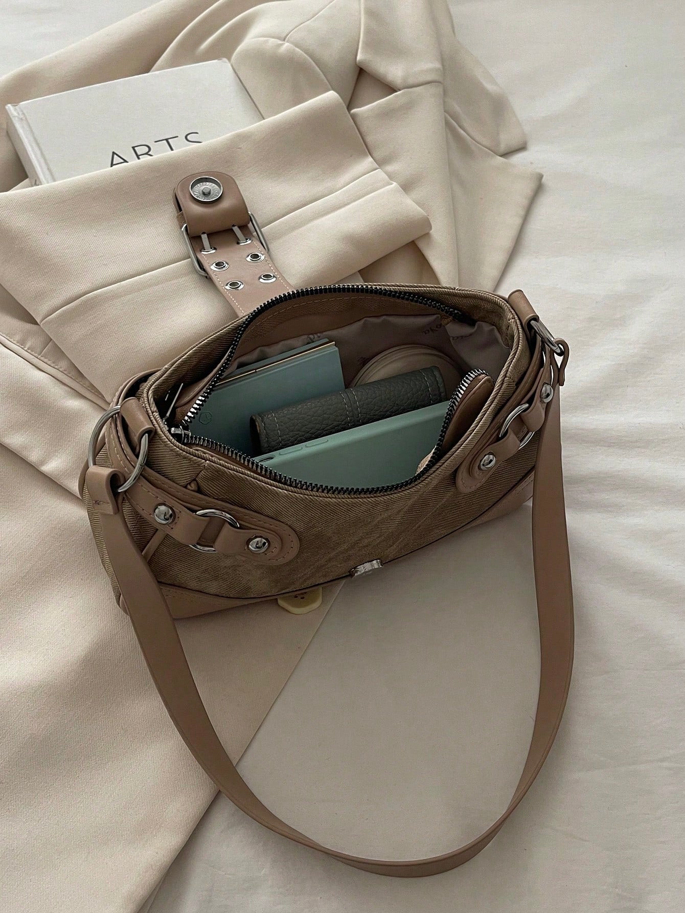 New Fashion Buckle Leopard Print Handheld Shoulder Bag, Suitable For Parties, Gatherings, Outings, Vacations, Shopping And Daily Use, Can Store Coins, Phones, Also As A Work Bag For White-Collar, Coll