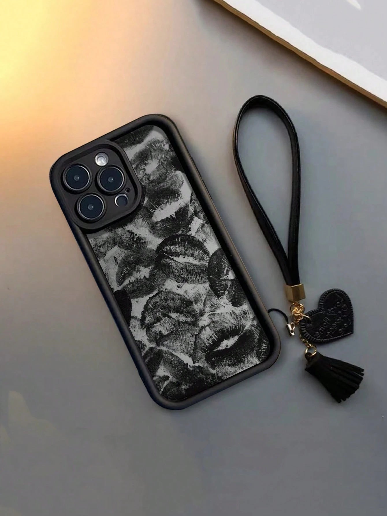 New High-End Textured Thick Anti-Drop Lip Print Phone Case With Detachable Leather Heart-Shaped Wrist Strap DIY Phone Charm, Tassel Pendant, Short Wristlet,International Version, Not The Domestic Vers