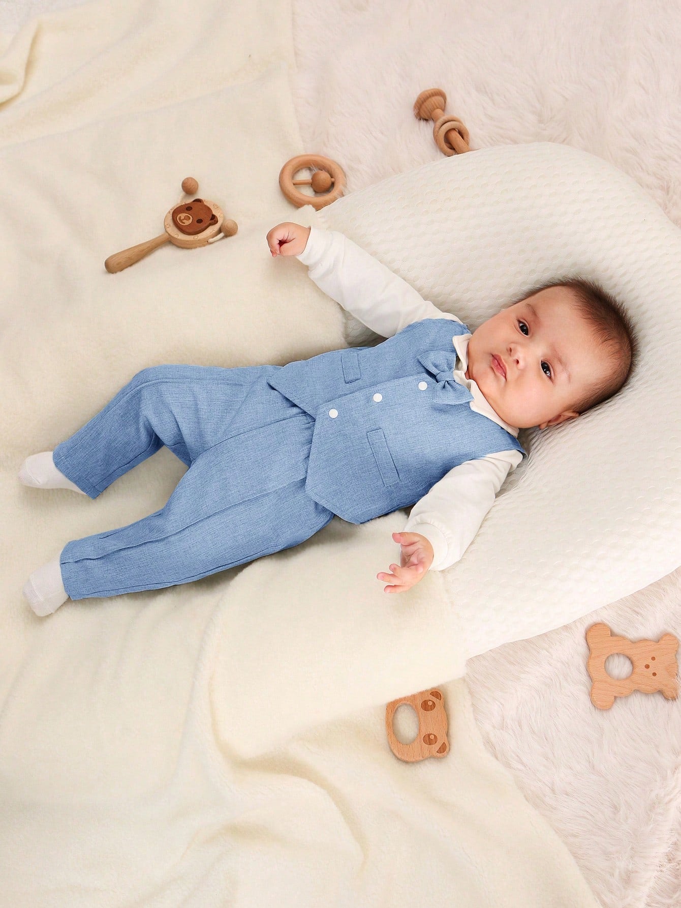 Newborn Baby Boys' Lightweight 3-Piece Set Including Bowtie Bodysuit, Vest And Pants