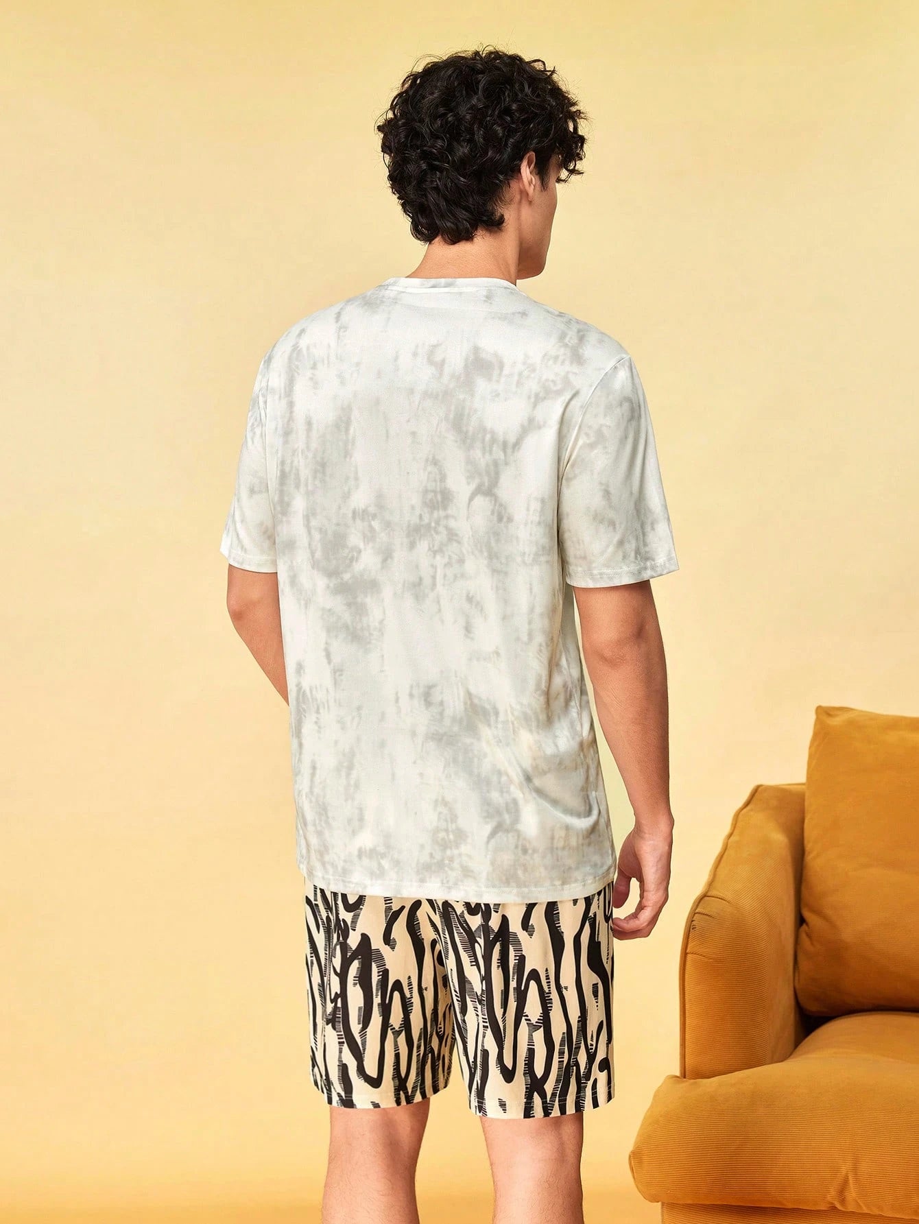 Notgurli Men's Summer Printed Round Neck Fashion Casual Sports Home Wear Set, Short Sleeve T-Shirt And Shorts 2-Piece Set
