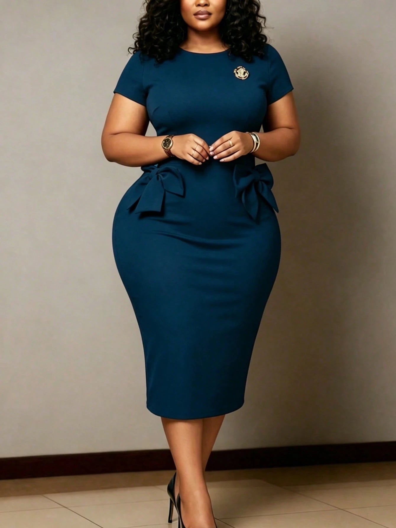 NOU Women's Mid-Length Dress With Modest Boat Neckline To Flatter Neck, Basic Short Sleeves, Simple And Easy To Match, Waist-Defining Bodycon Silhouette To Highlight S-Curve Figure, Large Bow Decorati
