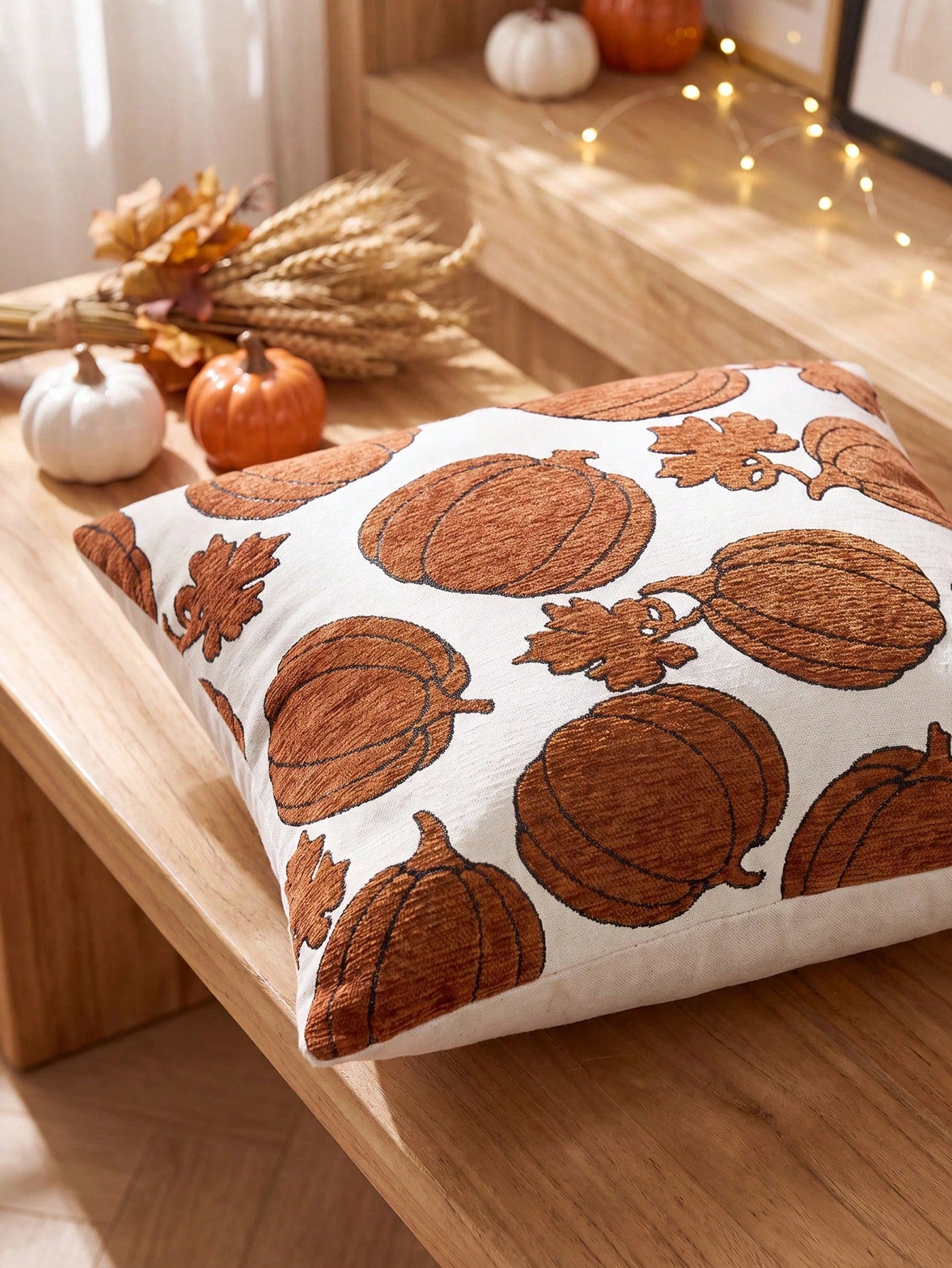 One/Two Pieces (No Stuffing) Pumpkin Pattern Pillow Cover, Stylish Vintage Jacquard Halloween Pattern Chenier Cushion Cover, Suitable For Home, Sofa, Bed, Bedroom, Cafe, Halloween Decoration Pillowcas