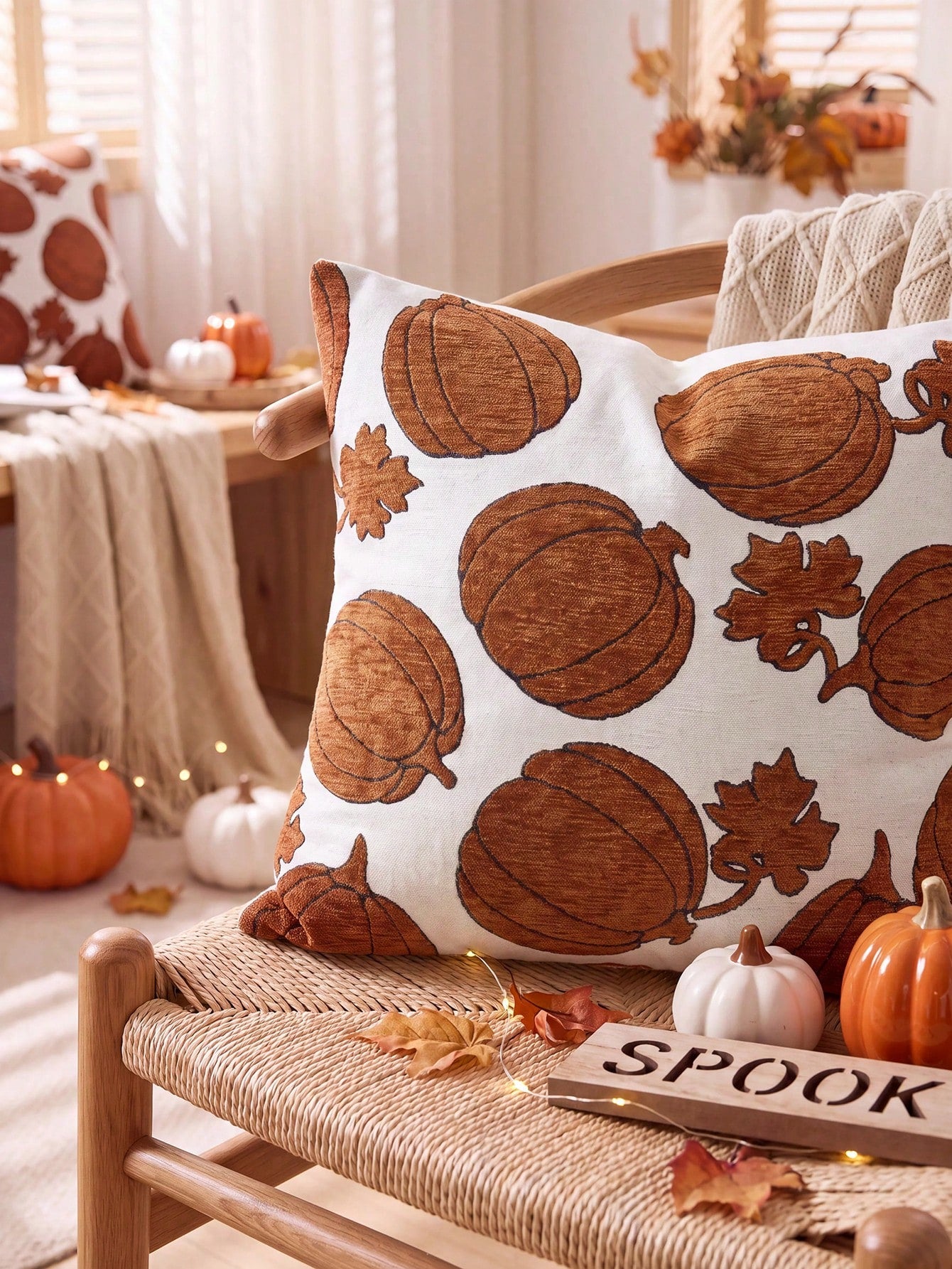 One/Two Pieces (No Stuffing) Pumpkin Pattern Pillow Cover, Stylish Vintage Jacquard Halloween Pattern Chenier Cushion Cover, Suitable For Home, Sofa, Bed, Bedroom, Cafe, Halloween Decoration Pillowcas