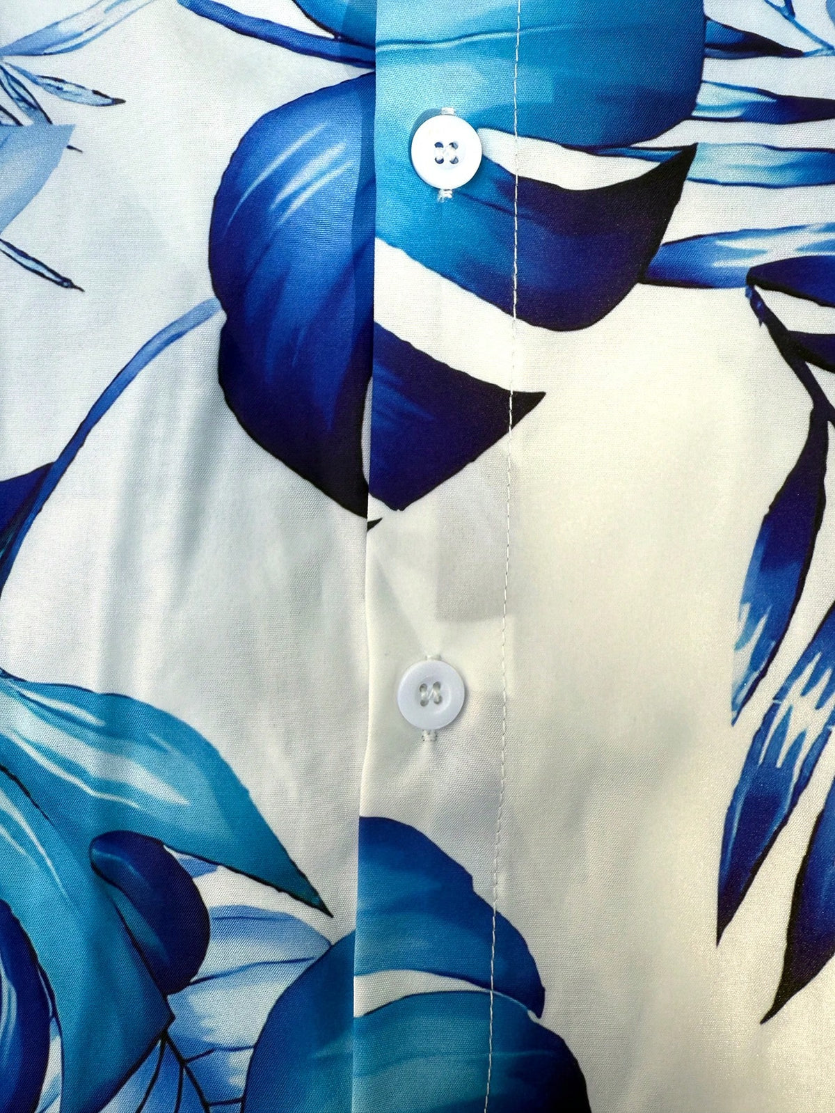 Oro Vacation Plus Size Men's White And Blue Floral Leaf Print Single-Breasted Short Sleeve Top And Shorts Set,Summer Boho Holiday Vacation Hawaii Tropical Beach