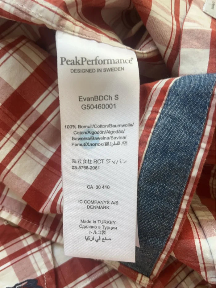 Peak Performance-skjorta