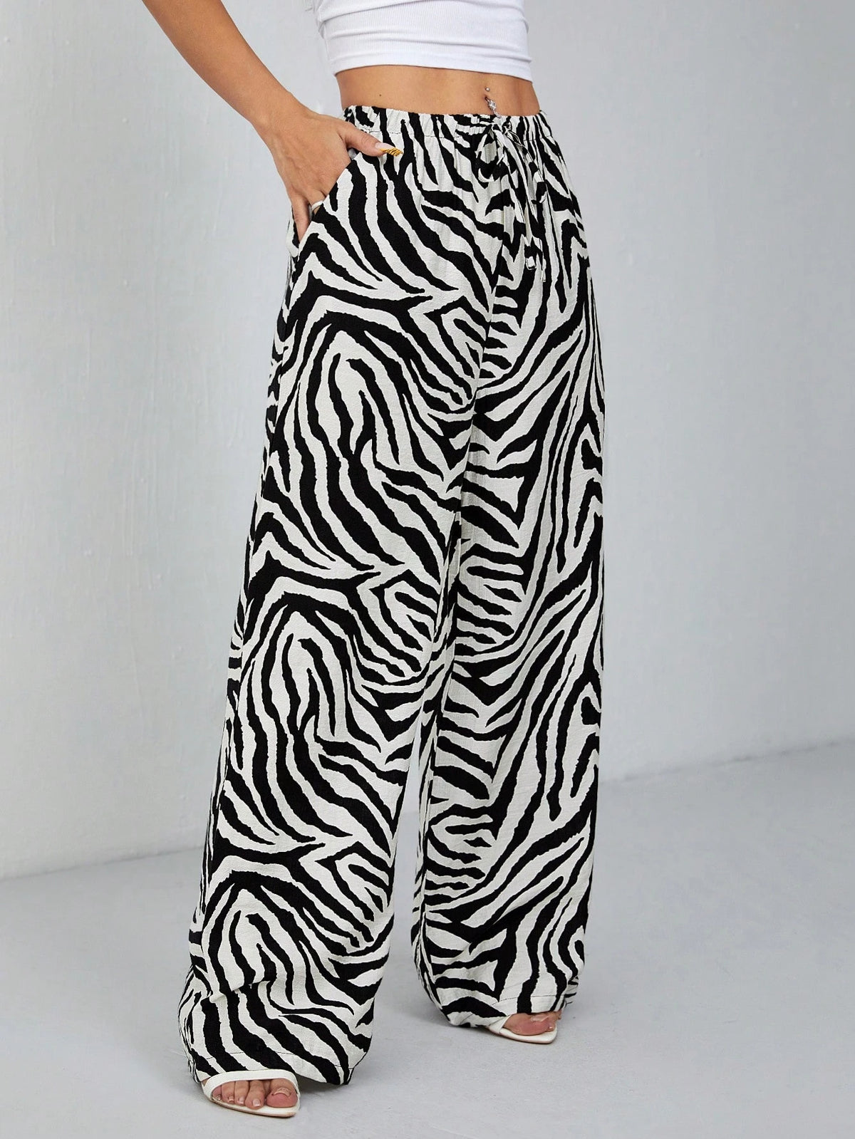 PETITE Women's Fashionable Casual Animal Print Zebra Print Wide Leg Pants,Petite Women Vacation Outing White And Black Autumn
