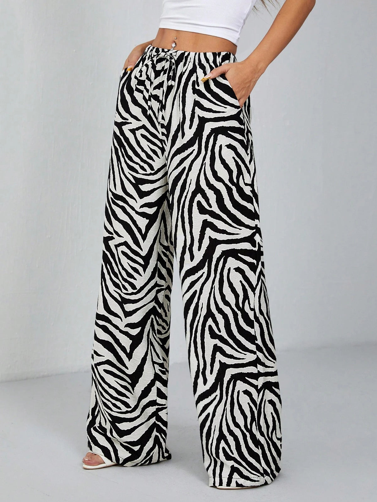 PETITE Women's Fashionable Casual Animal Print Zebra Print Wide Leg Pants,Petite Women Vacation Outing White And Black Autumn